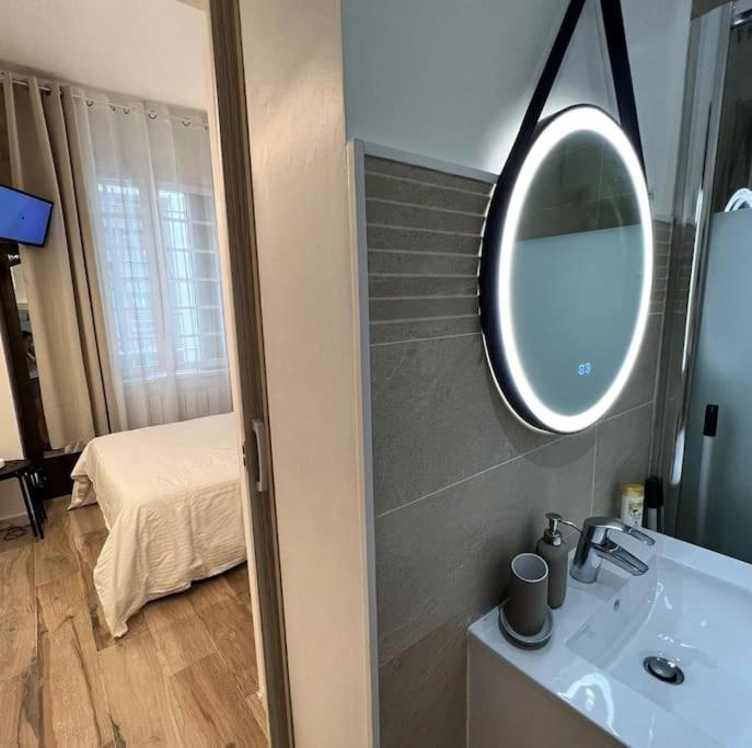 Cozy Studio In Saint Germain Des Pres Paris Eksteriør billede